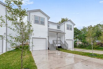 Building Photo - 2528 S Texas Ave