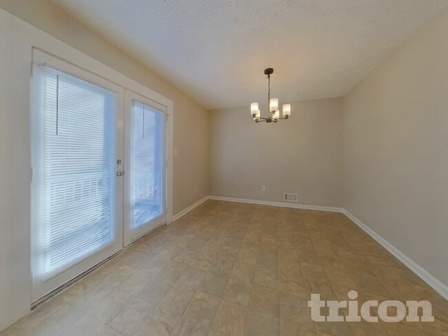 Building Photo - 117 Normas Way