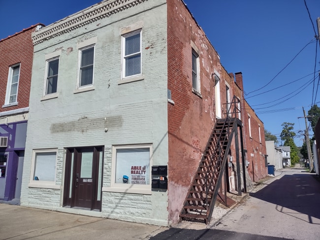 Building Photo - 213 N Water St