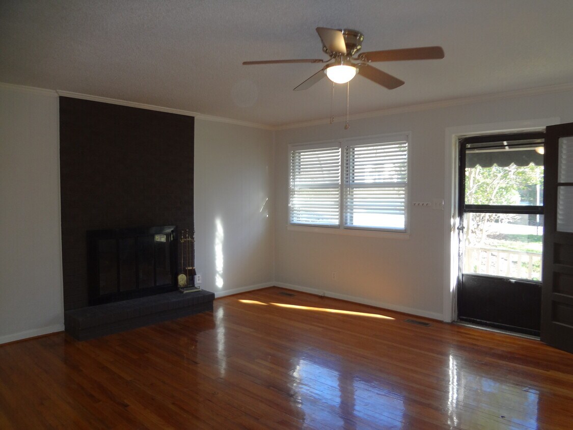 Living Room with fireplace - 510 Davie Rd
