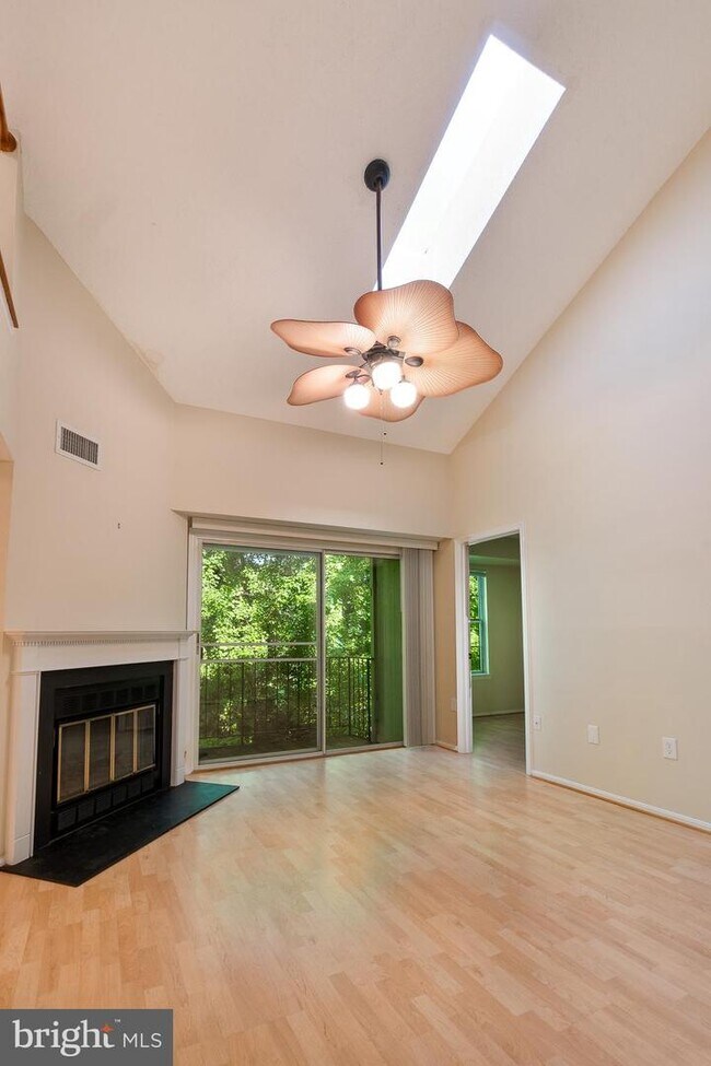 Building Photo - 7717 Inversham Dr