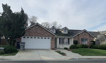 Building Photo - 781 W Saffron St