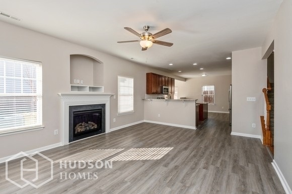 Foto del edificio - NOW AVAILABLE! - 10236 Dominion Village Dr...