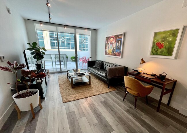 Foto del edificio - 350 SE 2nd St
