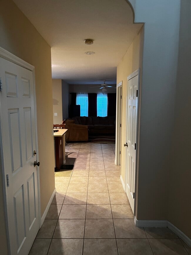 Foto del edificio - 3451 Windsor Lake Cir