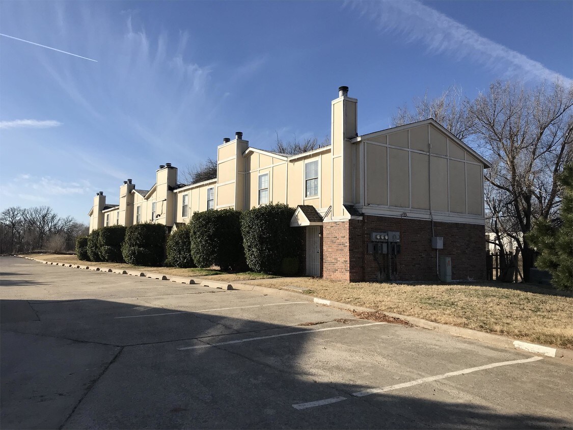 6100 MacArthur Park Ln Unit 1609, Oklahoma City, OK 73127 Apartment