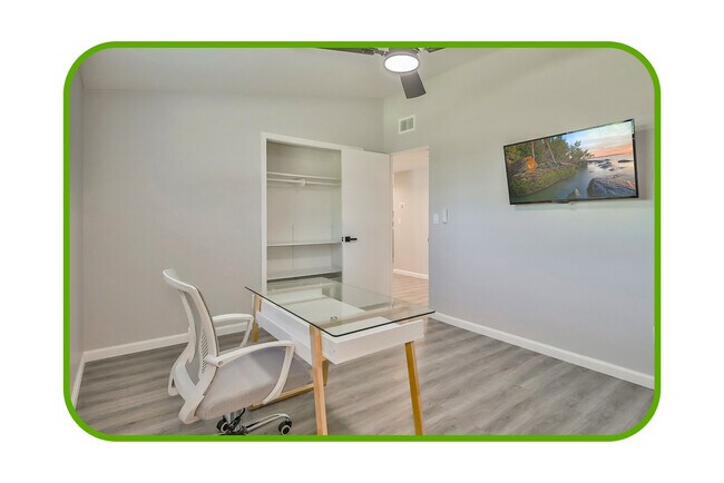 oficina de trabajo - 6564 Kelvin Ave