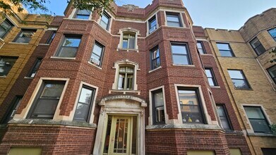 Building Photo - 709 W Cornelia Ave