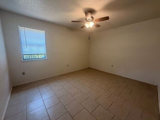 Foto del edificio - 1401 S Houston Ave