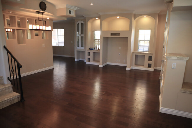 Large Living Room - 2026 -2028 Clyde Ave