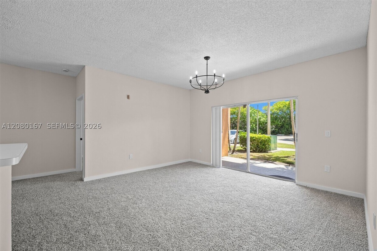 Building Photo - 6992 SW 39th St