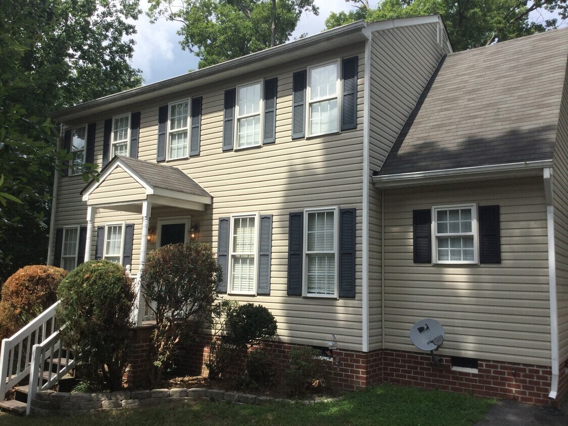 Primary Photo - 3 bed 2.5 bath home Chesterfield Fenced Ya...