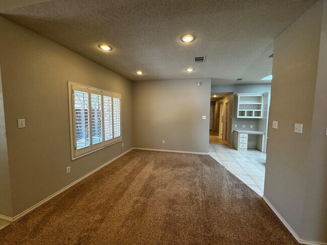 Foto del edificio - 10320 Knoxville Pl