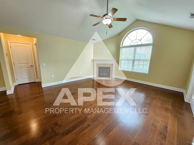 Building Photo - Gorgeous 4 Bd/3 Ba Luxury Condo in the Cot...
