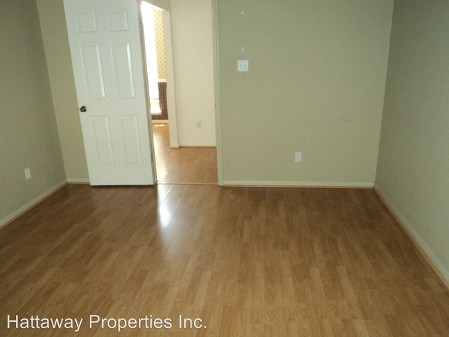 Building Photo - 216 Rodeo Cir
