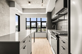 K-1 Suite - Kitchen - Fourth Street Lofts (4SL)