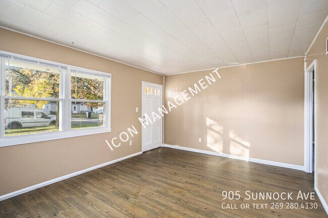 Foto del edificio - 905 Sunnock Ave