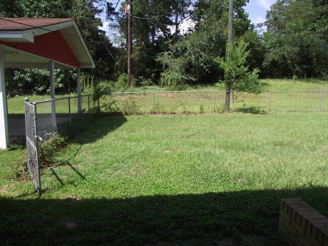 Building Photo - 236 Ball Park Rd