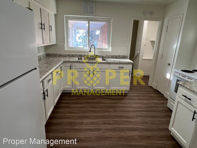 Foto del edificio - 3 br, 1.5 bath House - 746 Torrington Place