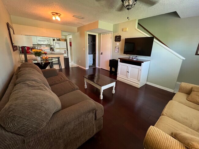 Building Photo - 105 Rio Del Mar St