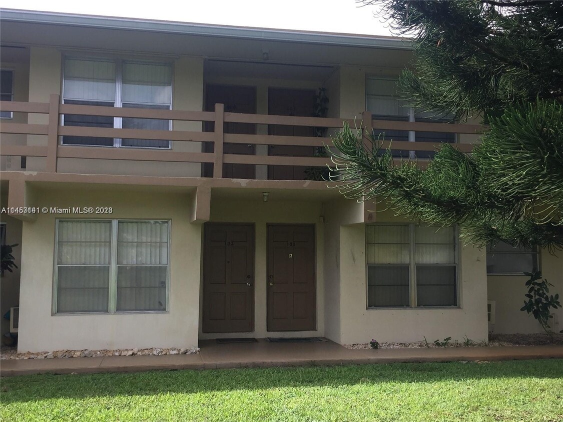 3030 NW 43 Terrace Unit 203, Lauderdale Lakes, FL 33313 Condo for