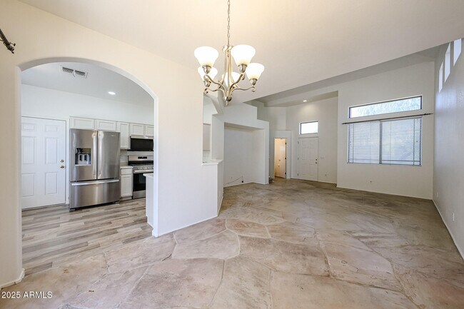 Foto del edificio - 4112 E Barwick Dr