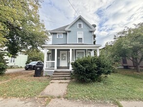 Building Photo - 616 Portland Ave