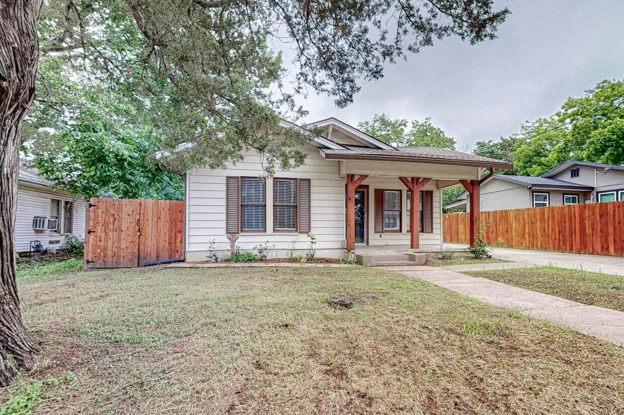 1716 W 1st Ave, Corsicana, TX 75110 House Rental in Corsicana, TX