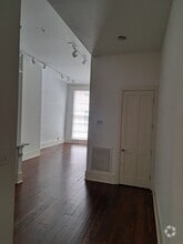 Building Photo - 204 Decatur St