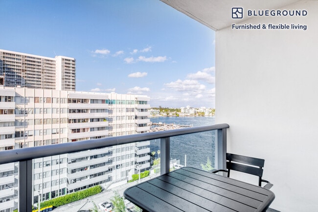 Building Photo - 7525 E Treasure Dr