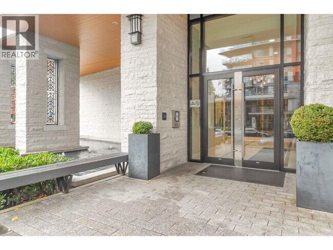 Photo du bâtiment - 3093 Windsor Gate