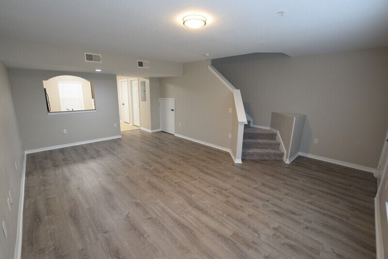 Primary Photo - 3664 N Goldenrod Rd