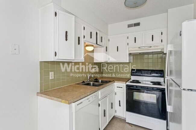 Foto del edificio - 2305 S White Oak Dr