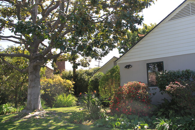 Foto del edificio - 3363 Colbert Ave
