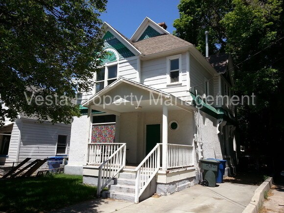 Primary Photo - Cute Victorian 1 Bed Apartment