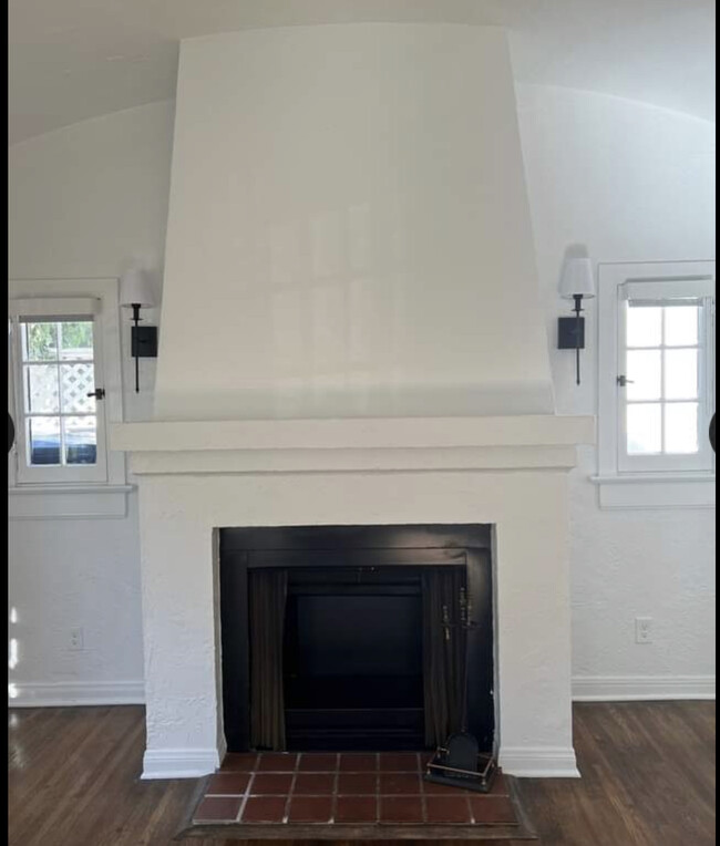 Fireplace - 6860 Iris Cir