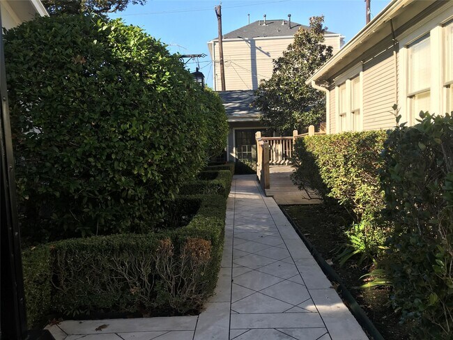 Foto del edificio - 1533 Heights Blvd