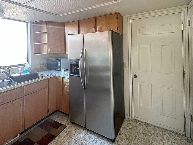 Building Photo - 1213 Charlton Ave