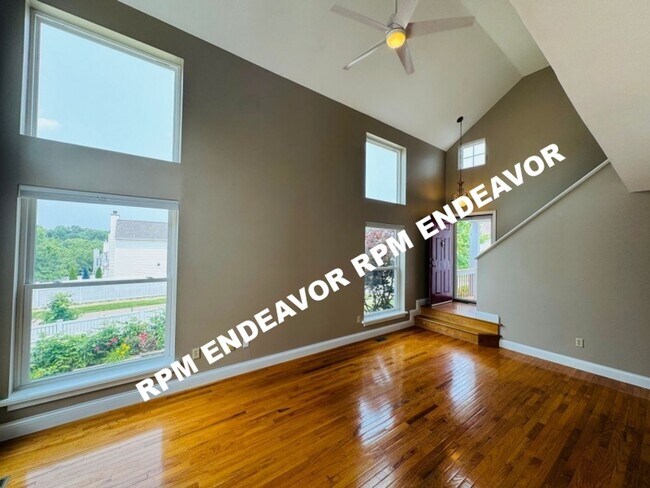Foto del edificio - Beautiful 3BR/2.5BA Rental with Garage, Fe...