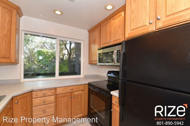 Building Photo - 2 br, 2 bath House - 4963 Eastridge Lane #160