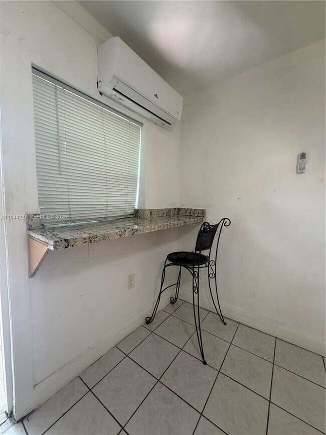 Foto del edificio - 6XXX Dawson St