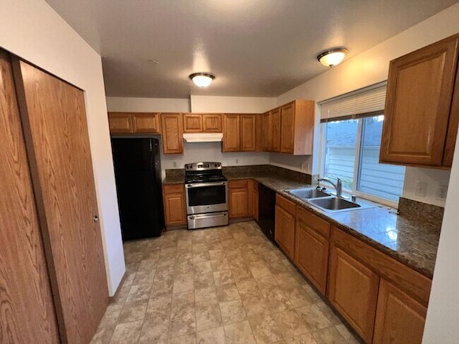 Foto del edificio - 8948 Gravelly Lake Dr SW