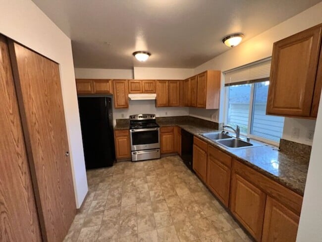 Building Photo - 8948 Gravelly Lake Dr SW