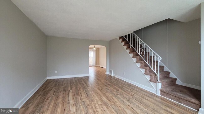 Building Photo - 967 W Ashland Ave