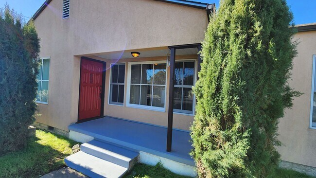 Building Photo - Excellent Location In Sebastopol. Across t...