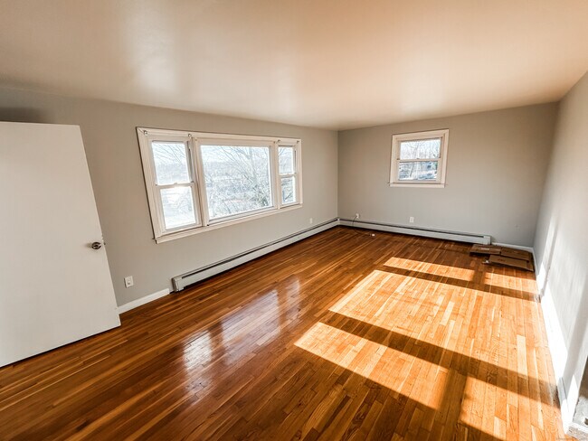 Building Photo - 1254 Reservoir Ave
