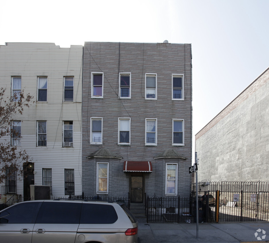 Building Photo - 218  Boerum Street
