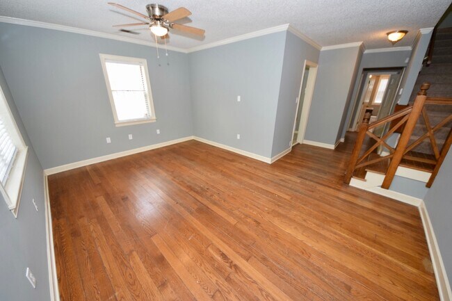 Foto del edificio - Gated 3 Bedroom, 2 Bathroom Near Chickasaw Gardens