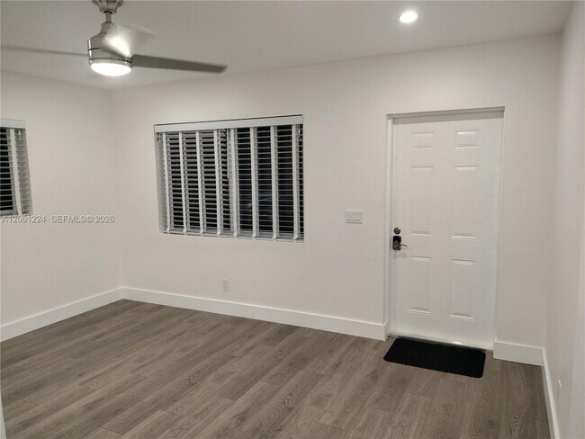 Foto del edificio - 2700 SW 28th Ct