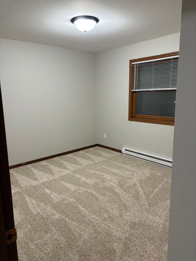 Bedroom - 805 Meadowview Ln
